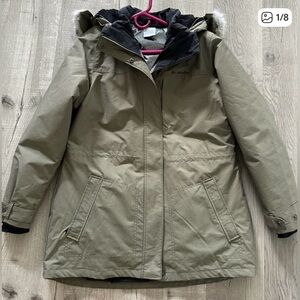 Columbia Women’s Omni Tech Heat reflective lining Coat with Hood. 2 in 1 jacket.